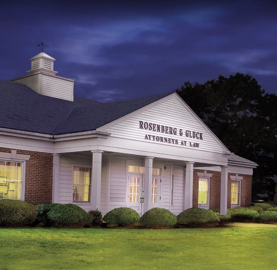 Rosenberg & Gluck, LLP — personal injury lawyer in Holtsville, New York